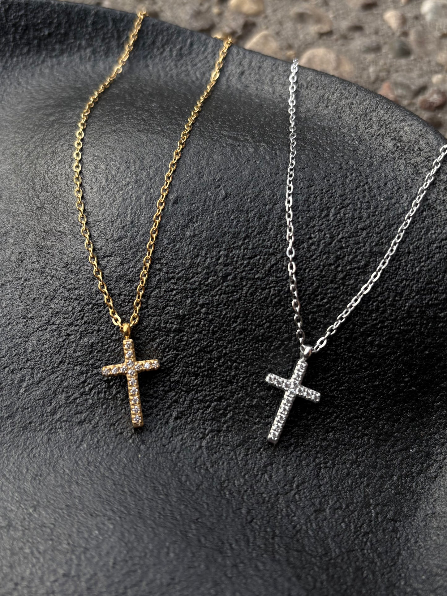 CROSS NECKLACE