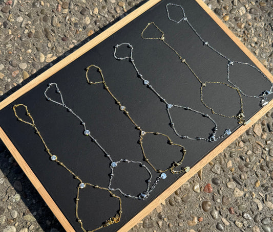 BELLAMY HANDCHAINS
